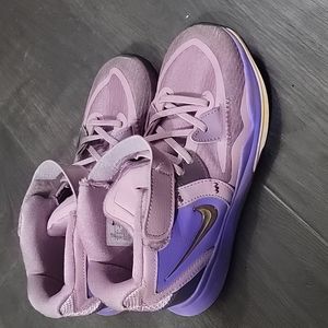 Kids Kyrie Irving, size 2, fair condition, light and dark purple